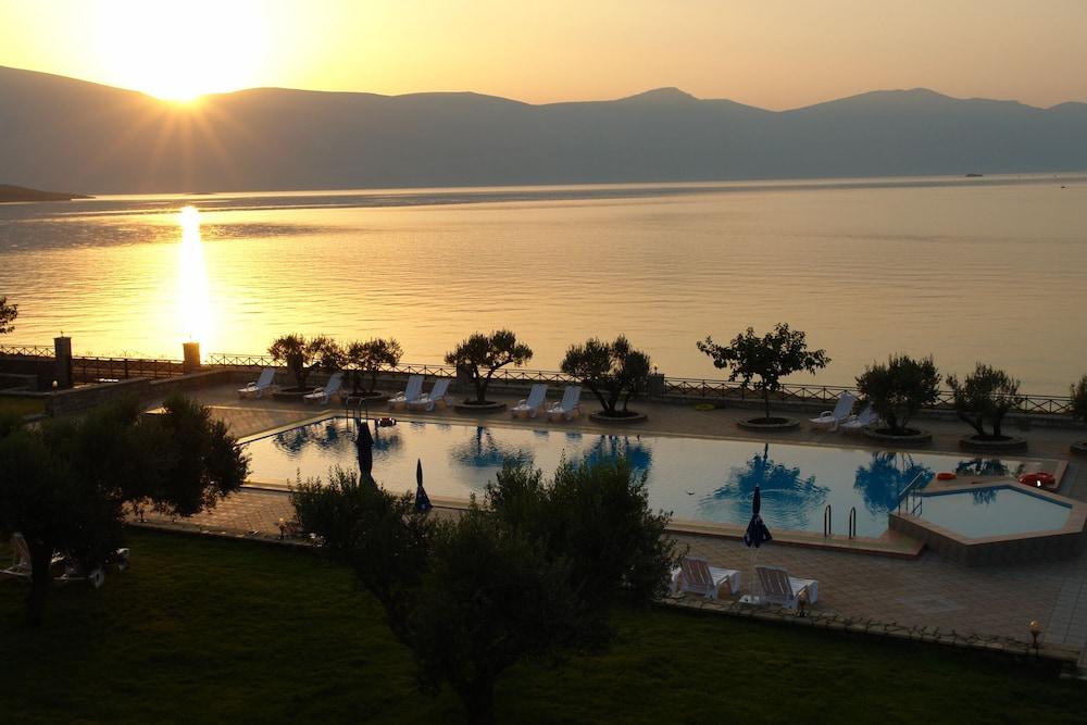 Europa Beach Hotel Galaxídhion Konforlar fotoğraf